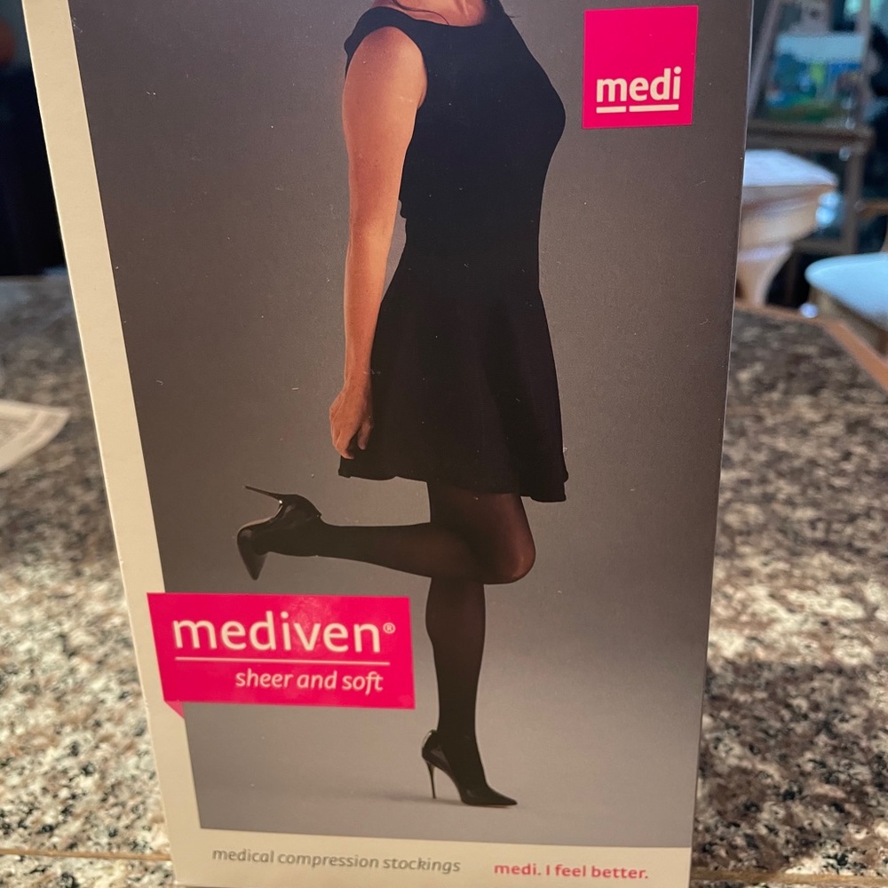 Mediven sheer compression pantyhose Black